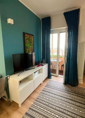 Gambara Urban Flat - Stylish and Next to Metro